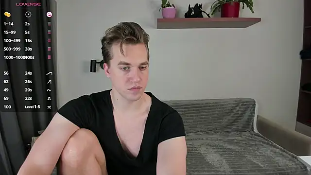 Snapshot of AustinButler chatting on 12/15/24, 08:36 AustinButler online show from 12/15/24, 08:36