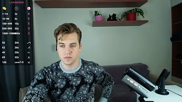 Snapshot of AustinButler chatting on 12/20/24, 08:34 AustinButler online show from 12/20/24, 08:34