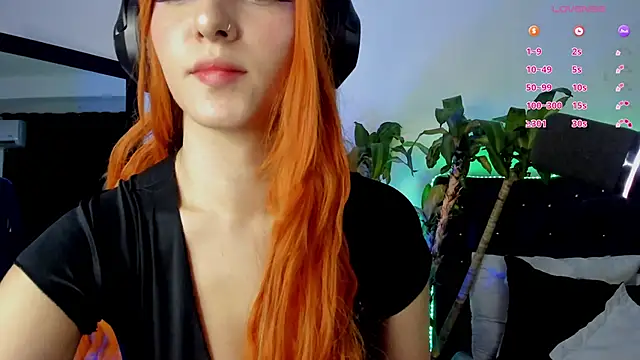 Snapshot of devlin_violett chatting on 01/09/25, 05:44 devlin violett online show from 01/09/25, 05:44