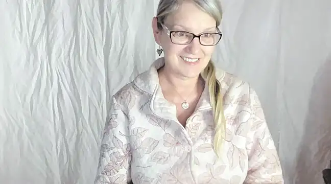 irinamaux online show from 02/22/25, 08:40