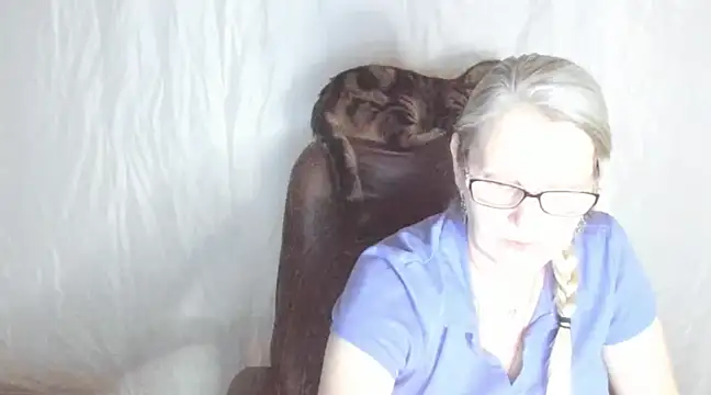 irinamaux online show from 02/25/25, 05:58