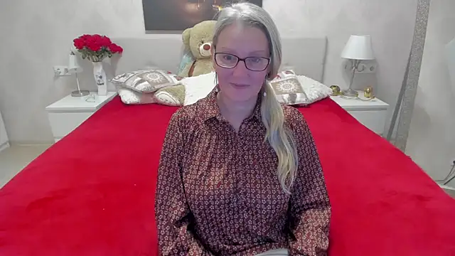 irinamaux online show from 03/14/25, 10:29