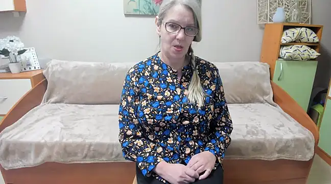 irinamaux online show from 03/16/25, 09:05