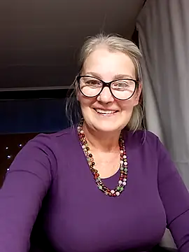 irinamaux online show from 09/17/25, 04:47