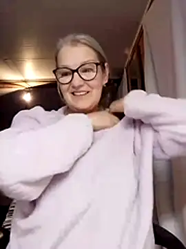 irinamaux online show from 11/06/25, 06:25