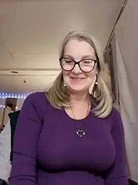 irinamaux online show from 12/05/25, 02:20