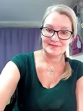 irinamaux online show from 03/04/26, 09:48