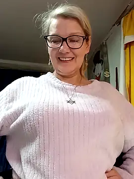 irinamaux online show from 04/22/26, 05:03