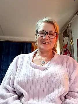 irinamaux online show from 04/23/26, 06:47