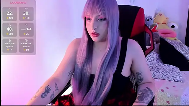 Snapshot of _Skie_ chatting on 02/02/25, 03:43 Skie online show from 02/02/25, 03:43