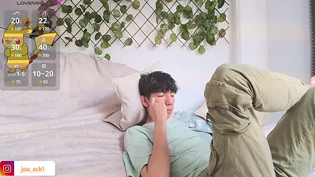 Levii Ackermann online show from 02/10/25, 07:49