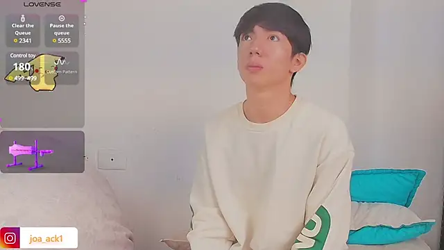 Levii Ackermann online show from 02/24/25, 02:37