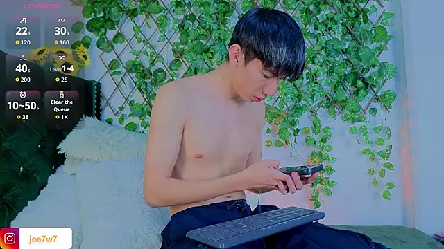 Snapshot of Levii_Ackermann chatting on 02/04/26, 03:23 Levii Ackermann online show from 02/04/26, 03:23