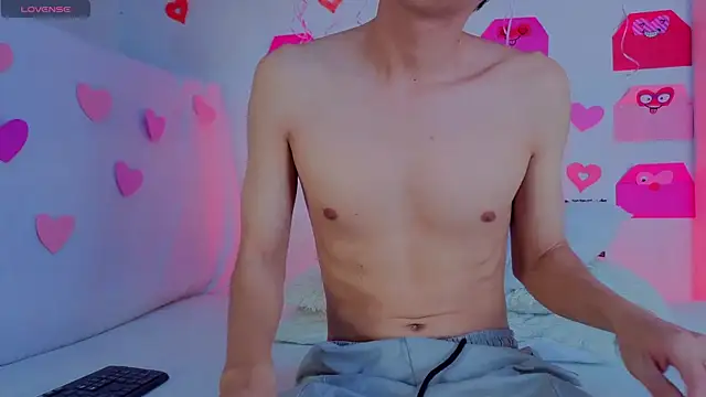 Snapshot of Levii_Ackermann chatting on 02/17/26, 02:24 Levii Ackermann online show from 02/17/26, 02:24