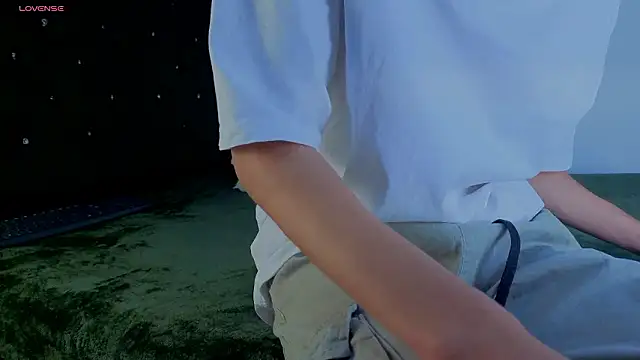 Snapshot of Levii_Ackermann chatting on 02/27/26, 01:55 Levii Ackermann online show from 02/27/26, 01:55