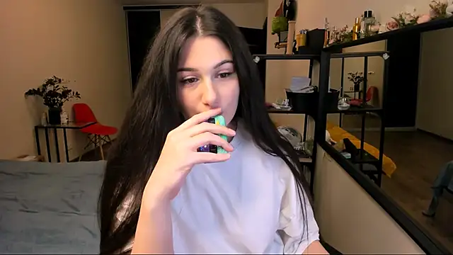 nostripchat online show from 10/26/25, 04:57