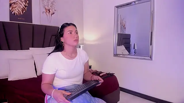 Sofi Perez  online show from 03/20/25, 11:16