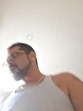 Snapshot of Zander823 chatting on 02/11/26, 03:28 Zander823 online show from 02/11/26, 03:28