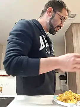 Snapshot of Zander823 chatting on 02/25/26, 02:43 Zander823 online show from 02/25/26, 02:43