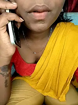 Snapshot of tamilachi4u chatting on 01/01/25, 12:22 tamilachi4u online show from 01/01/25, 12:22