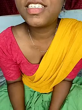 Snapshot of tamilachi4u chatting on 01/03/25, 05:31 tamilachi4u online show from 01/03/25, 05:31