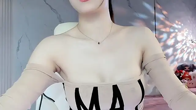 Snapshot of Luli-bae chatting on 12/31/24, 03:34 Luli-bae online show from 12/31/24, 03:34