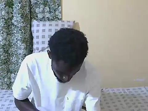 Snapshot of large_blackdick chatting on 09/25/25, 03:49 large blackdick online show from 09/25/25, 03:49