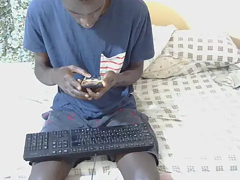 Snapshot of large_blackdick chatting on 10/11/25, 05:44 large blackdick online show from 10/11/25, 05:44