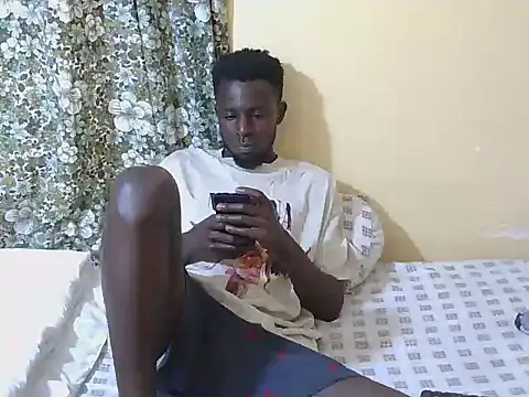 Snapshot of large_blackdick chatting on 10/21/25, 02:51 large blackdick online show from 10/21/25, 02:51