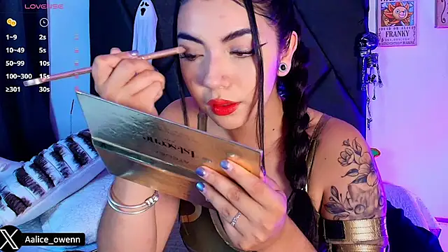 Aliceowenn online show from 10/30/25, 10:21