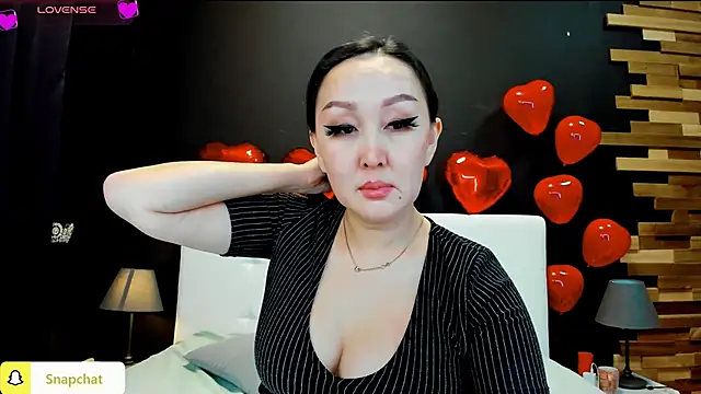 Snapshot of Julianna_Jami chatting on 02/23/25, 11:11 Julianna Jami online show from 02/23/25, 11:11