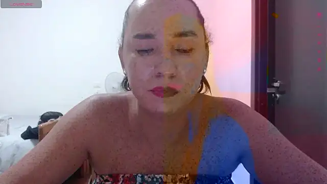 Snapshot of SofiaMadisson chatting on 09/10/25, 06:52 SofiaMadisson online show from 09/10/25, 06:52