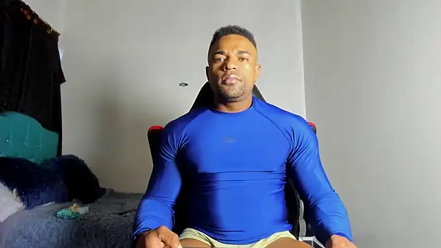 estebanlobo- online show from 11/19/25, 12:54