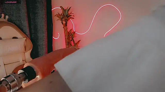 Queen Deepthroat online show from 02/21/26, 11:39