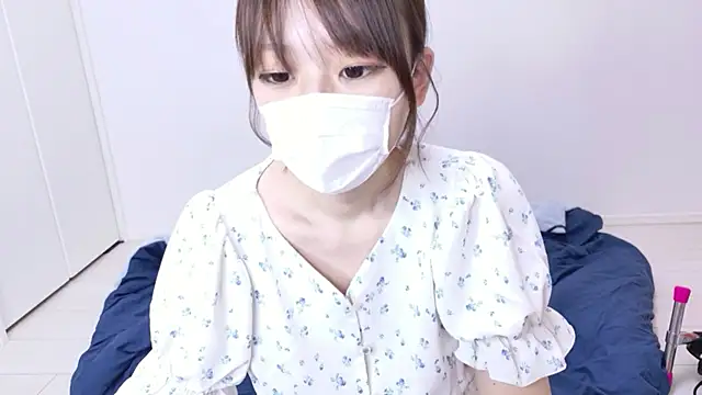 hi---chan- online show from 04/27/26, 08:07