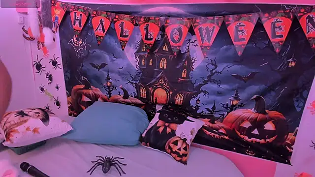 charlotte-11 online show from 10/25/25, 03:29