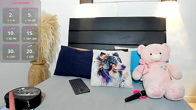 Snapshot of Julieta_Coopeer_ chatting on 02/16/26, 10:44 Julieta Coopeer online show from 02/16/26, 10:44