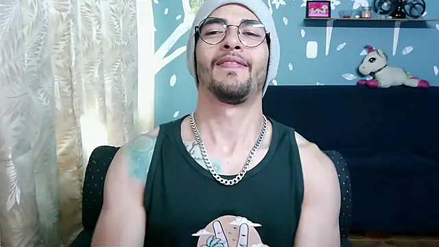 Snapshot of ponzothc chatting on 10/01/25, 07:09 ponzothc online show from 10/01/25, 07:09