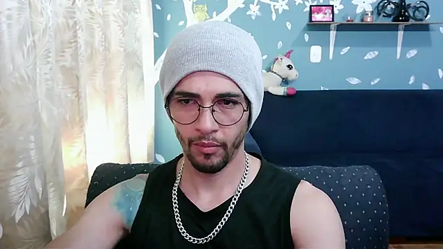 Snapshot of ponzothc chatting on 10/03/25, 07:33 ponzothc online show from 10/03/25, 07:33