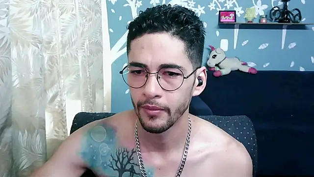 Snapshot of ponzothc chatting on 11/17/25, 09:31 ponzothc online show from 11/17/25, 09:31