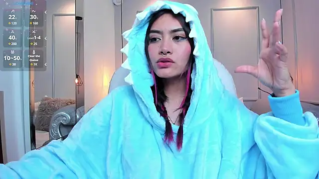 Snapshot of AzuraKindong chatting on 03/11/25, 01:26 AzuraKindong online show from 03/11/25, 01:26