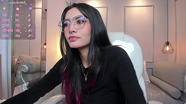 Snapshot of AzuraKindong chatting on 10/21/25, 07:14 AzuraKindong online show from 10/21/25, 07:14