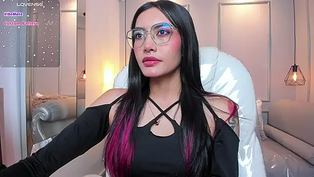 Snapshot of AzuraKindong chatting on 10/22/25, 07:24 AzuraKindong online show from 10/22/25, 07:24