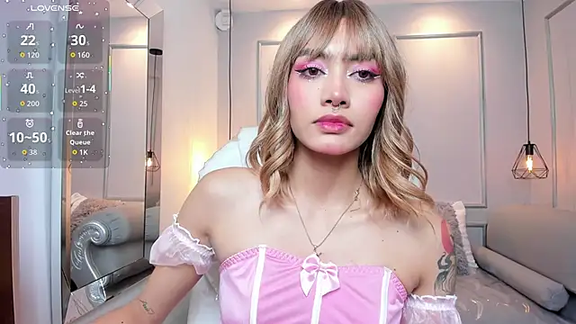 Snapshot of AzuraKindong chatting on 10/28/25, 08:00 AzuraKindong online show from 10/28/25, 08:00