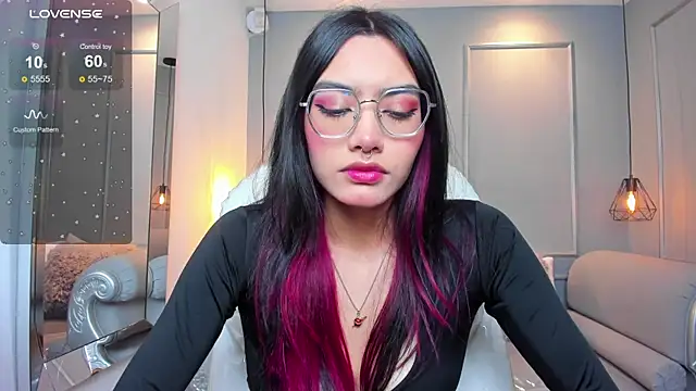 Snapshot of AzuraKindong chatting on 11/18/25, 07:18 AzuraKindong online show from 11/18/25, 07:18