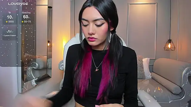 Snapshot of AzuraKindong chatting on 12/02/25, 07:09 AzuraKindong online show from 12/02/25, 07:09