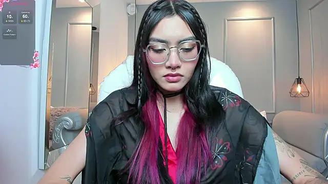 Snapshot of AzuraKindong chatting on 12/05/25, 07:21 AzuraKindong online show from 12/05/25, 07:21