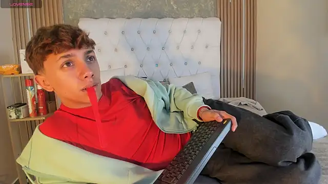 Tomy Rox online show from 04/24/26, 07:49