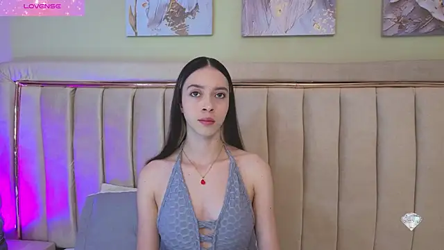 sophiia grey 1 online show from 11/12/25, 08:41