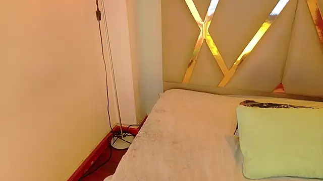 cattaleeyaa online show from 10/13/25, 12:27